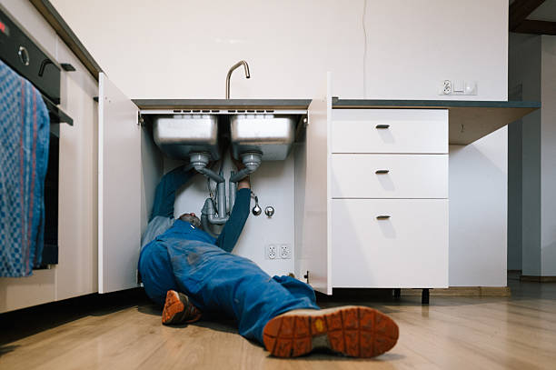 Professional Drain Cleaning technician working in Bloomingdale, TN